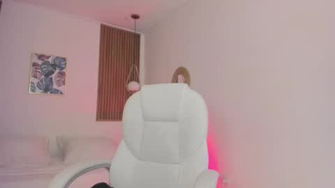 Tiffany online show from November 24, 11:21 am