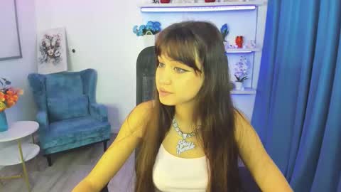 Snapshot of tiffanyyoun chatting on November 2, 11:23 am tiffanyyoun online show from November 2, 11:23 am