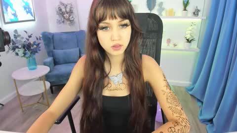 Snapshot of tiffanyyoun chatting on December 1, 7:08 pm tiffanyyoun online show from December 1, 7:08 pm