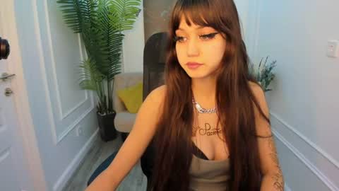 Snapshot of tiffanyyoun chatting on December 3, 12:36 pm tiffanyyoun online show from December 3, 12:36 pm