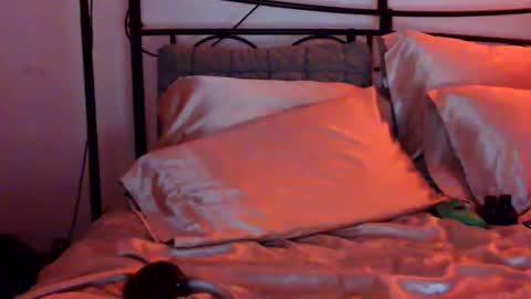 Tiggity23 come stroke my 9 cock with ne online show from March 4, 11:38 am