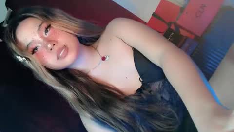 Snapshot of tight_elliana chatting on May 24, 3:00 am tight_elliana online show from May 24, 3:00 am