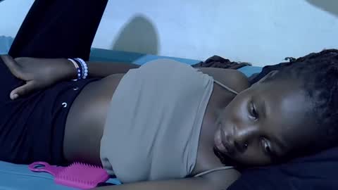 tight_pussie online show from April 23, 12:12 am