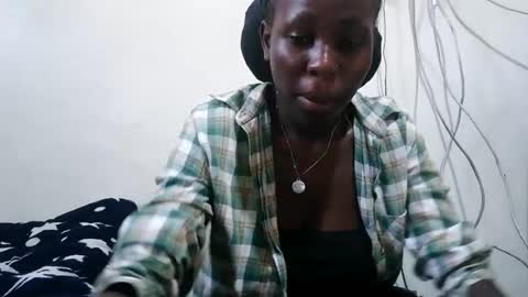 Snapshot of tight_pussie chatting on July 5, 5:47 am tight_pussie online show from July 5, 5:47 am