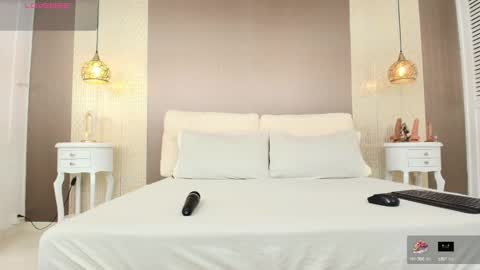 T I F F A N Y online show from September 16, 7:26 pm