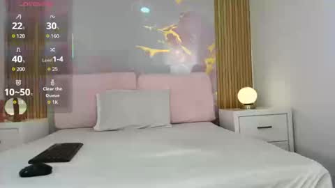 T I F F A N Y online show from September 22, 11:07 pm