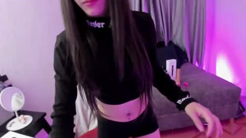 Snapshot of tiinajonus_ chatting on June 11, 4:21 am tiinajonus_ online show from June 11, 4:21 am
