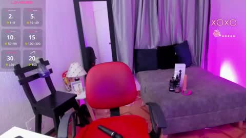 Snapshot of tiinajonus_ chatting on June 25, 4:01 am tiinajonus_ online show from June 25, 4:01 am