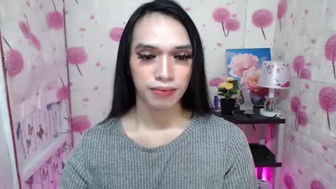 Snapshot of tijanafox chatting on December 2, 7:03 am Tijana online show from December 2, 7:03 am