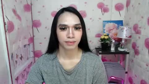 Snapshot of tijanafox chatting on December 4, 7:17 am Tijana online show from December 4, 7:17 am