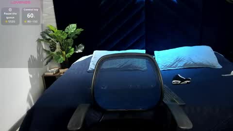 Snapshot of tim__fox chatting on May 17, 7:43 pm Tim Fox online show from May 17, 7:43 pm