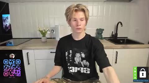 Snapshot of tim_milll chatting on July 16, 9:32 pm Tim online show from July 16, 9:32 pm