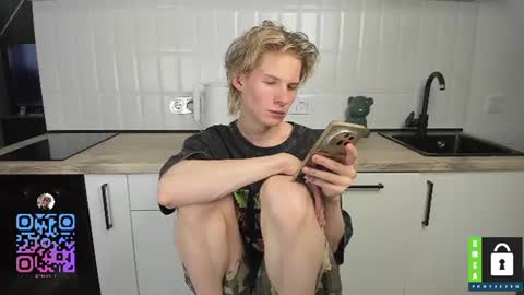 Snapshot of tim_milll chatting on August 7, 9:28 pm Tim online show from August 7, 9:28 pm