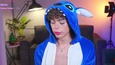 timmyshy online show from December 10, 6:33 am