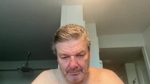 Snapshot of timo2023fi chatting on October 2, 6:42 am timo2023fi online show from October 2, 6:42 am