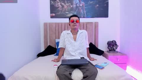 Snapshot of timothe_evans chatting on November 18, 7:29 pm Evans online show from November 18, 7:29 pm