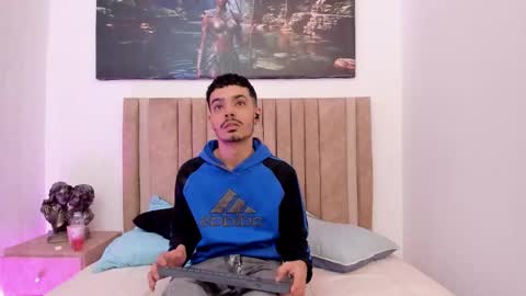 Snapshot of timothe_evans chatting on December 3, 4:09 am Evans online show from December 3, 4:09 am