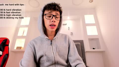 Snapshot of timothy_ross chatting on December 10, 7:37 am Timothy 21 years old online show from December 10, 7:37 am