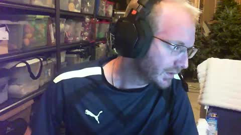 Snapshot of timtimmyyyy chatting on September 23, 12:24 am timtimmyyyy online show from September 23, 12:24 am