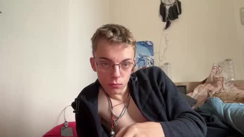 Snapshot of timveret chatting on December 3, 11:22 am Wizard online show from December 3, 11:22 am