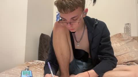 Snapshot of timveret chatting on December 10, 8:49 pm Wizard online show from December 10, 8:49 pm