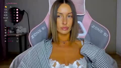 Snapshot of tina__bestie chatting on June 16, 10:40 am Tina online show from June 16, 10:40 am