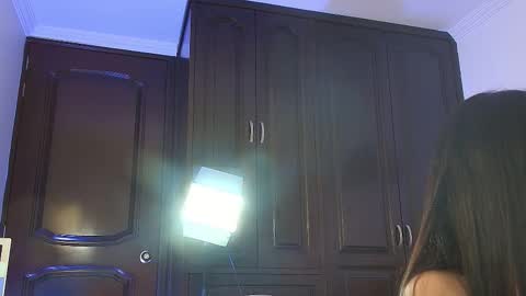 Tina Wild online show from November 22, 1:37 am