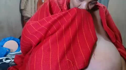tinagiant online show from May 19, 6:58 pm