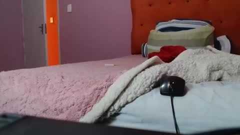 tinagiant online show from June 10, 8:46 am