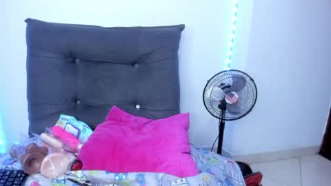 tinas_smith online show from May 1, 2:21 pm