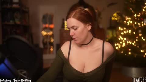 Snapshot of tinatopp chatting on December 22, 2:41 am Tina - online show from December 22, 2:41 am