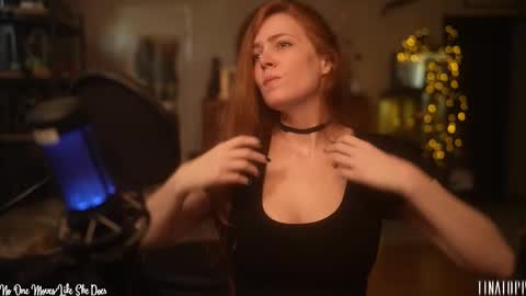 Snapshot of tinatopp chatting on March 31, 3:23 pm Tina - online show from March 31, 3:23 pm