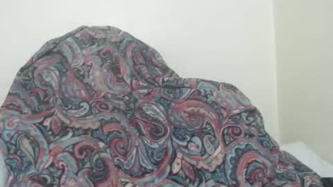 Snapshot of tinaxxxpetitexoxo chatting on May 9, 12:32 pm Tina online show from May 9, 12:32 pm