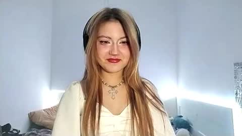 Kate online show from March 8, 2:21 pm