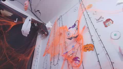 tinkerbell online show from October 21, 7:25 pm