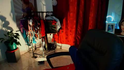 I AM BELLA  ----------- follow my  IG  TINNS 69 online show from November 14, 12:20 am