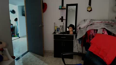 I AM BELLA  ----------- follow my  IG  TINNS 69 online show from July 7, 2:47 am