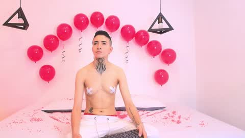 TINNY AND CANDY online show from February 14, 1:51 pm