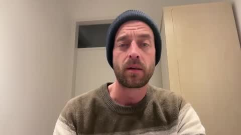 Snapshot of tinusts78 chatting on March 11, 6:32 am tinus online show from March 11, 6:32 am