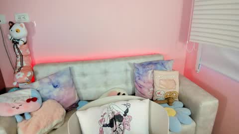 Snapshot of tiny_cora chatting on May 16, 4:39 pm tiny_cora online show from May 16, 4:39 pm