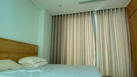 Snapshot of tiny_cute chatting on December 10, 2:27 am Lia online show from December 10, 2:27 am