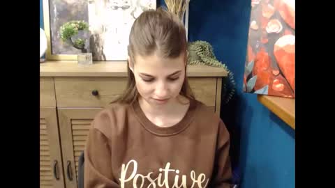 Snapshot of tiny_felicity chatting on November 18, 7:24 am Gloria online show from November 18, 7:24 am