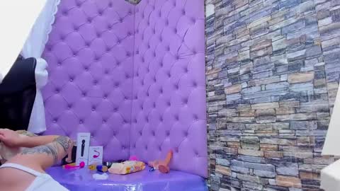 tiny online show from January 14, 8:52 am