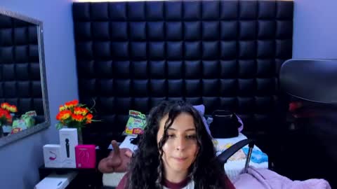 Snapshot of tiny_love_ chatting on June 2, 4:03 am tiny online show from June 2, 4:03 am