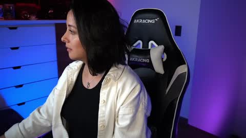 Snapshot of tiny_panther chatting on December 3, 2:14 am Ana Molly online show from December 3, 2:14 am