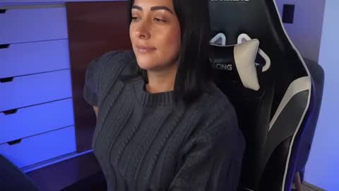 Snapshot of tiny_panther chatting on January 14, 10:02 pm Ana Molly online show from January 14, 10:02 pm