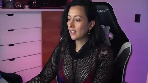 Snapshot of tiny_panther chatting on January 21, 10:19 pm Ana Molly online show from January 21, 10:19 pm