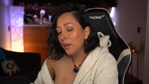 Snapshot of tiny_panther chatting on March 6, 10:04 pm Ana Molly online show from March 6, 10:04 pm