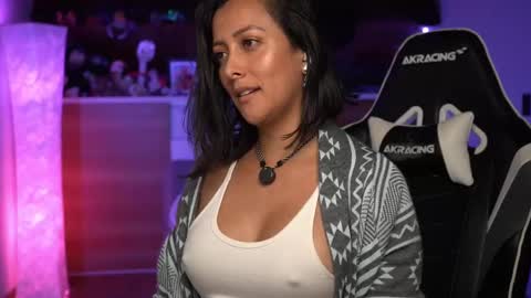 Snapshot of tiny_panther chatting on September 11, 5:07 am Ana Molly online show from September 11, 5:07 am