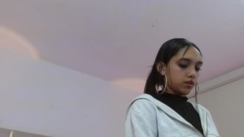 tiny_tay online show from February 15, 12:36 pm